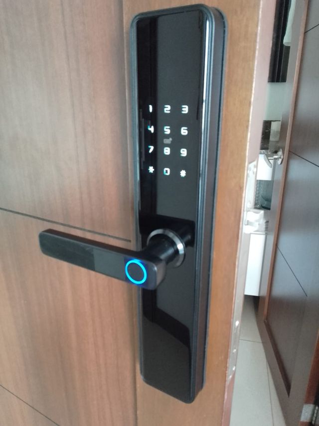 Cerradura especial para puerta corrediza o de garaje