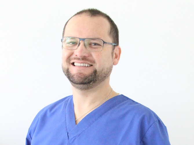 Dentista del equipo de Clínica Dental Rancagua