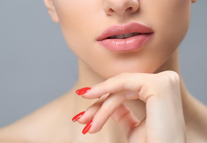 Perfil facial marcado para evaluación de rinoplastia
