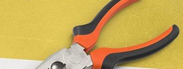Pinza de electricista disponible en Ferrotech