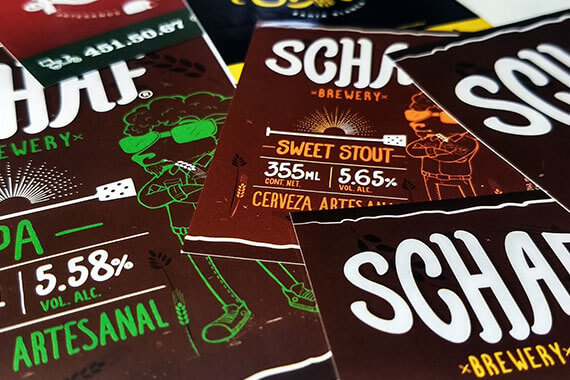 Etiquetas de cerveza artesanal Schaf impresas por Gráfica Imprimiendo