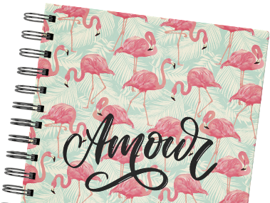 Cuaderno con tapa de diseño floral de flamencos y texto Amour, ejemplo de agenda personalizada