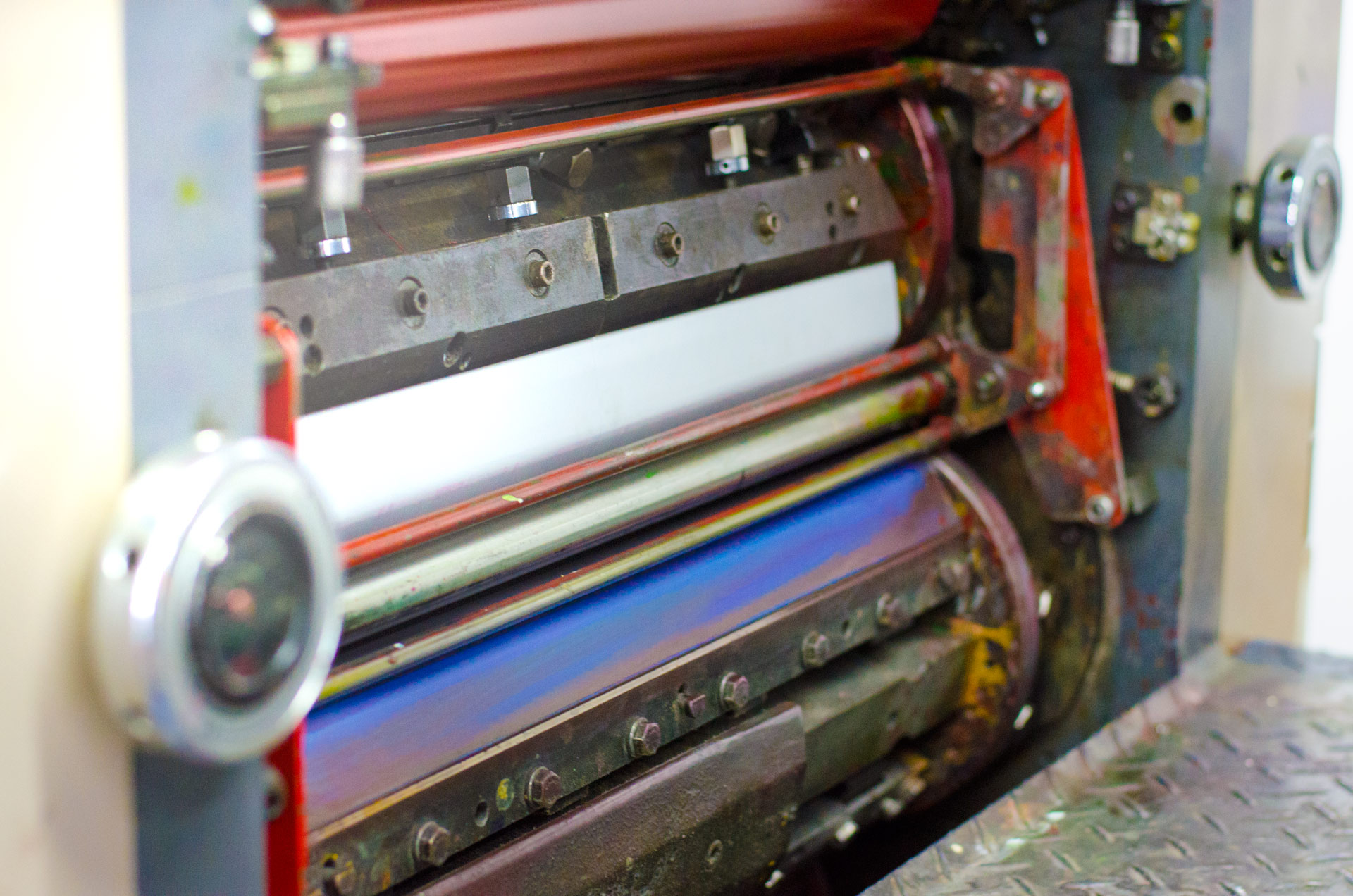 Cilindros de tinta de una máquina offset en Impresos IMA