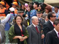 Desfile de la Promoción 1970-1972 Patrón Bolívar por las calles de Ambato
