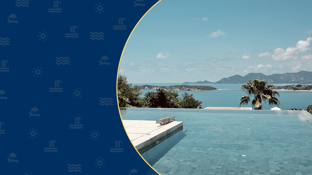 Piscina de borda infinita com vista para o mar, com a água sempre tratada