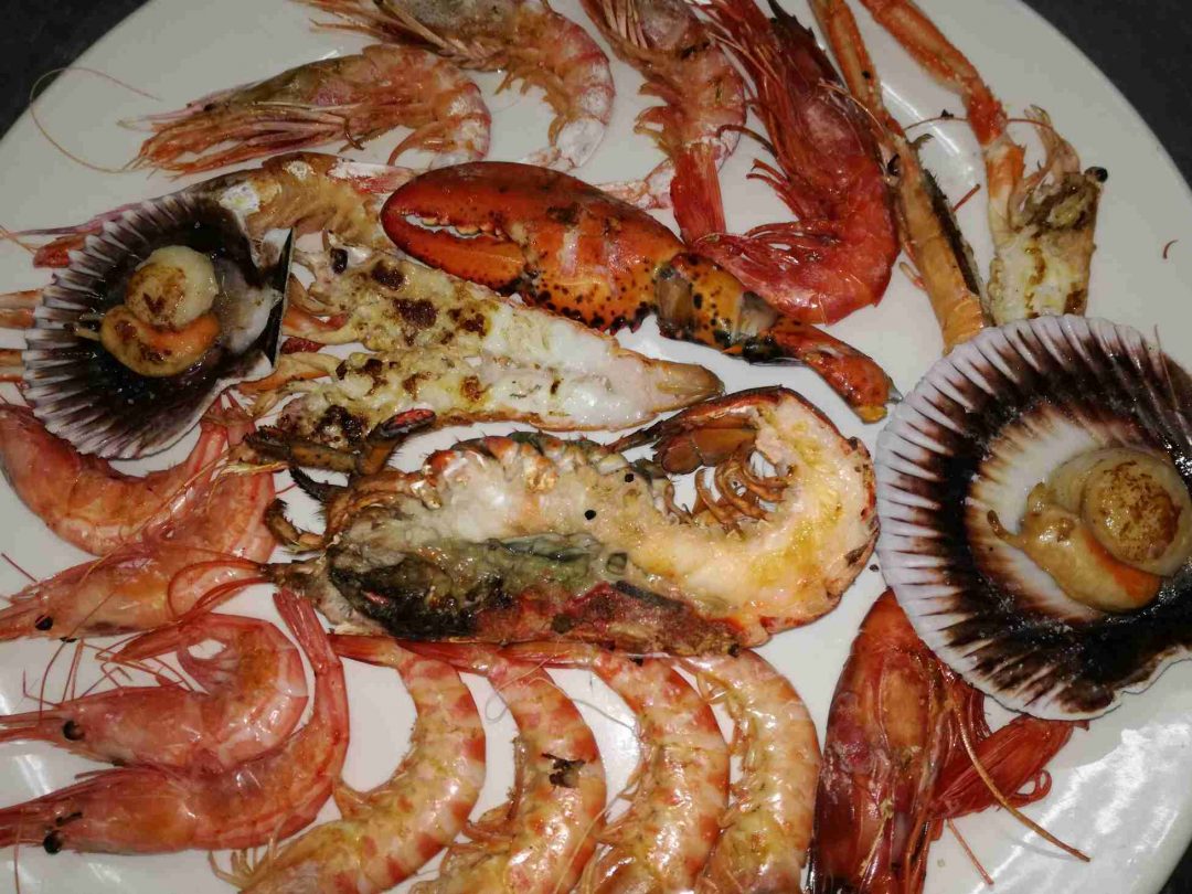 Mariscada Islas Canarias a la plancha con bogavante, langostinos, cigalas y vieiras