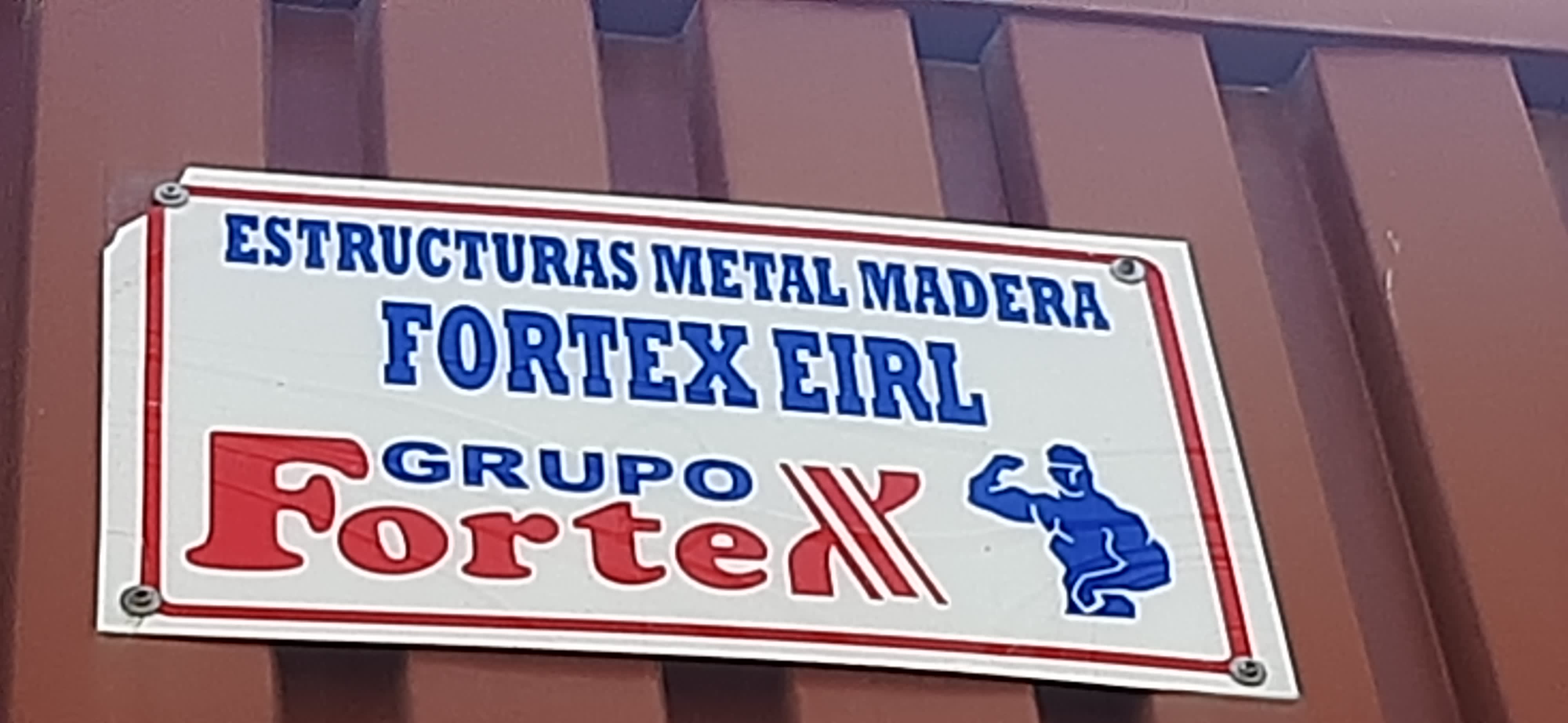 Letrero del taller Fortex EIRL, Estructuras Metal Madera, Grupo Fortex, en Arequipa