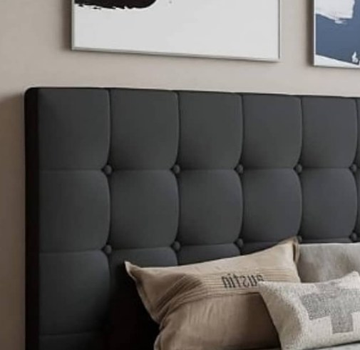 Espaldar capitoneado en gris oscuro con almohadas, Muebles Medellín