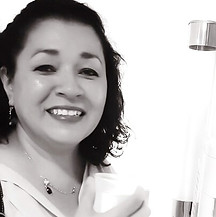 Dra. Mirna Encalada P., directora de OrtoImplant