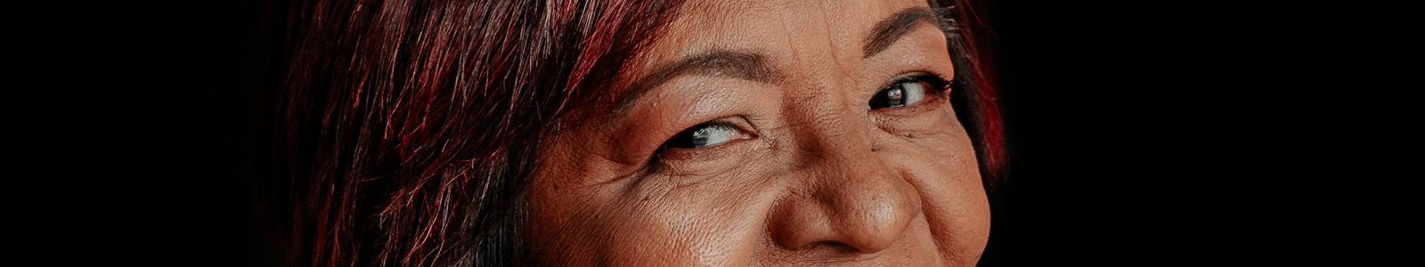 Detalhe de maquiagem e cabelo, foto real do salão